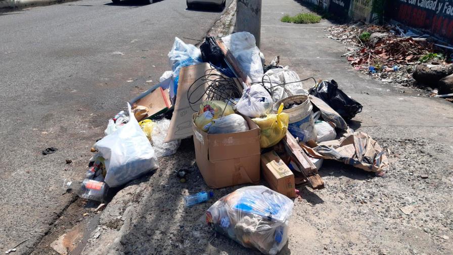 Se mantienen vertederos en Santo Domingo Oeste, aunque en menor cantidad que antes