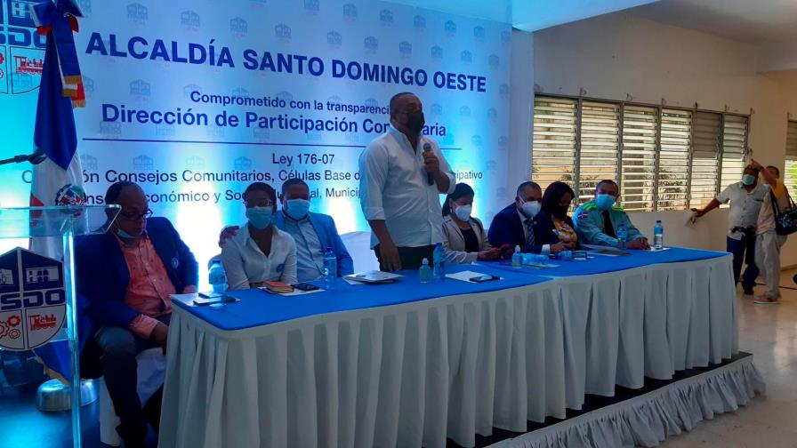 Alcalde de SDO anuncia plan para junto a la gente resolver los problemas Alcalde de SDO anuncia plan para junto a la gente resolver los problemas