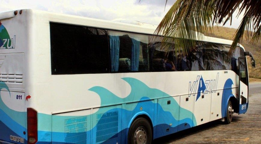 Seis muertos y más de 30 heridos al volcar un autocar en el este de Cuba