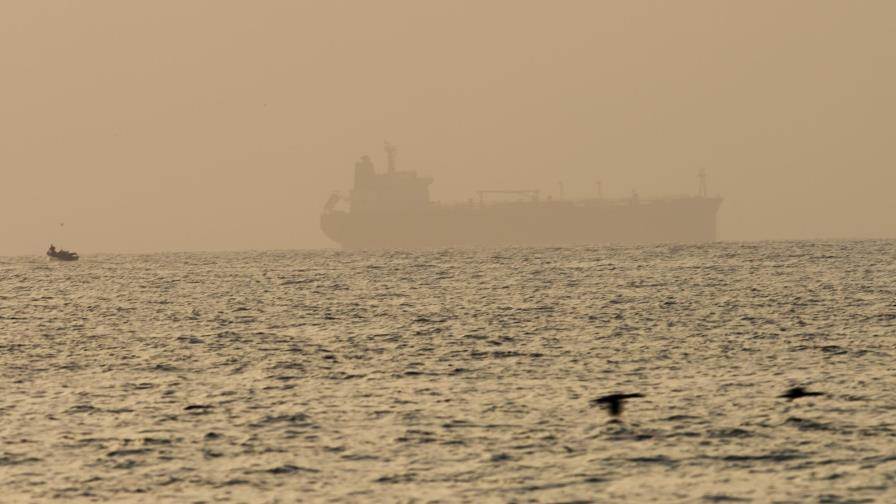Marina británica: Secuestradores abandonan barco junto a EAU
