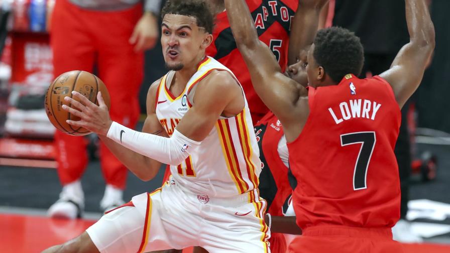 Hawks superan desventaja y derrotan 121-120 a Raptors