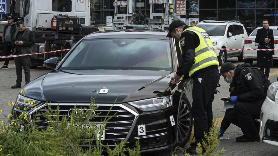 Disparan contra el auto de asistente presidencial de Ucrania