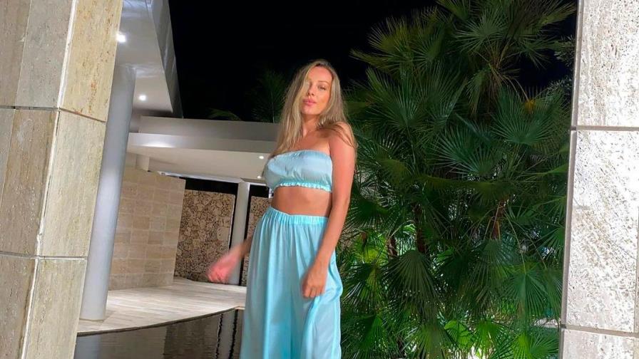 La actriz Ester Expósito dice “hola” desde la República Dominicana La actriz Ester Expósito dice “hola” desde la República Dominicana