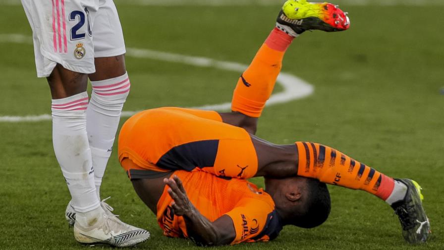 El Madrid abruma al Valencia y sigue al acecho del Atlético