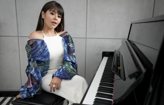 Con música honesta, Juliana Velásquez llega al Latin Grammy
