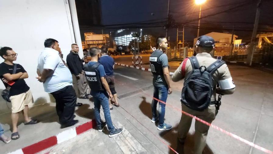Soldado dispara en centro comercial de Tailandia: 16 muertos Soldado dispara en centro comercial de Tailandia: 16 muertos