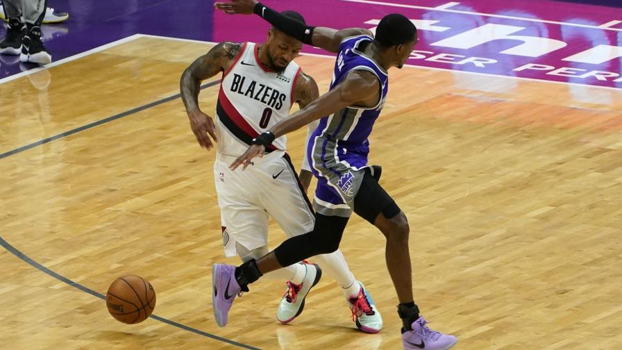 Lillard suma 40, Blazers igualan marca de triples ante Kings