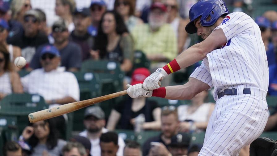 Rockies ganan en 10 innings; dividen triunfos con Cachorros