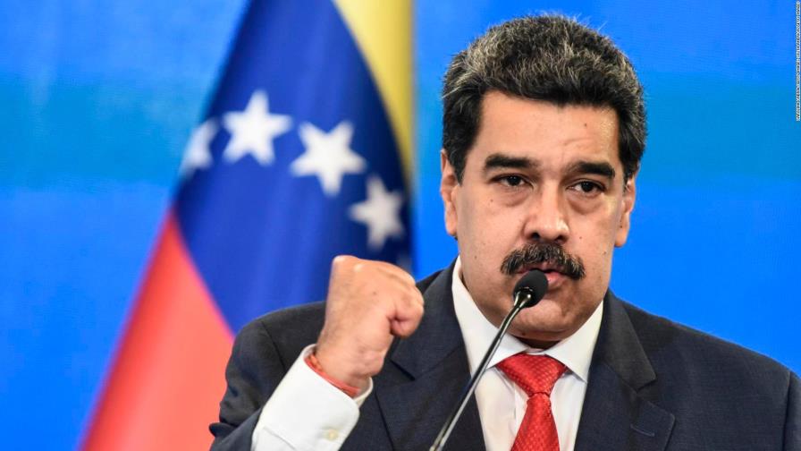 Maduro llama a simpatizantes a votar tras el cierre de colegios electorales