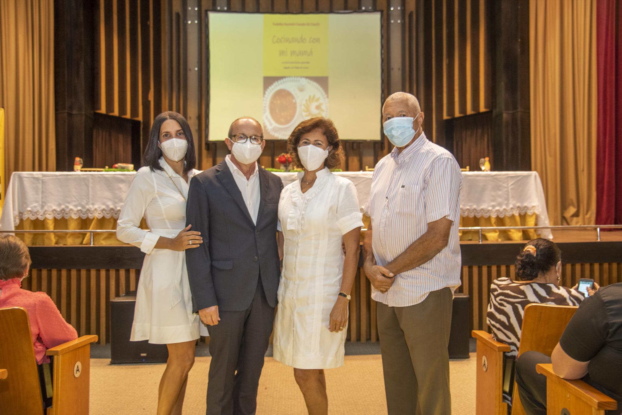 Alba Guzmán, Roberto Ciaschi, Yudelka Guzmán de Ciaschi y Carlos Guzmán. (Ricardo Hernández)