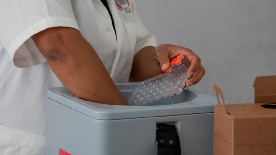 RD avanza en el proceso de vacunación; reserva las vacunas para segunda dosis