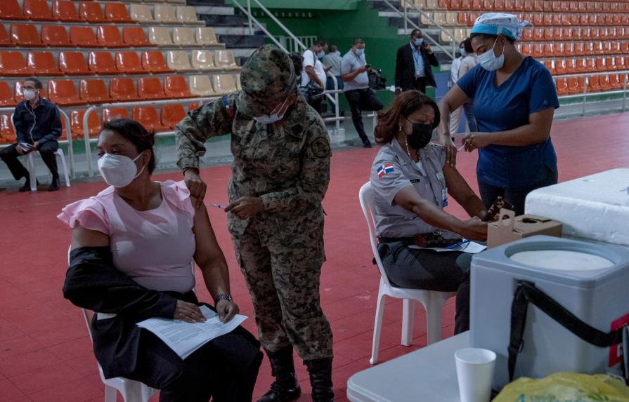 Las autoridades coordinan el proceso de vacunación masiva 