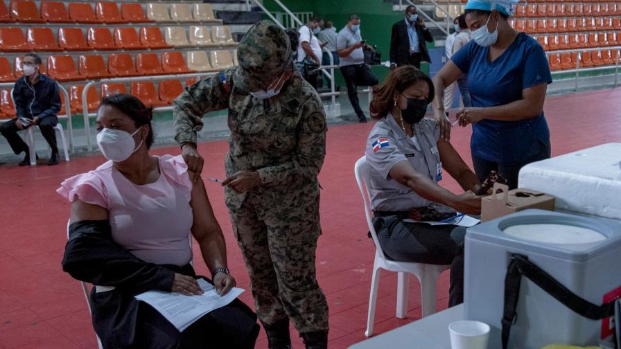 Las autoridades coordinan el proceso de vacunación masiva 