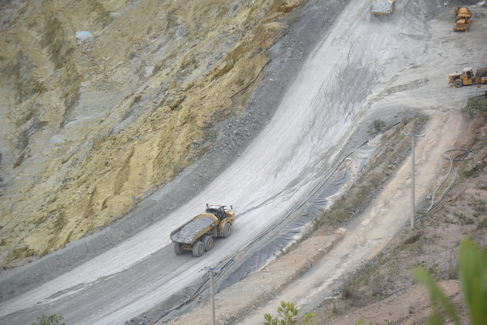 Un camión cargado de mineral de cobre y zinc extraído de la mina subterránea explotado por la Corporación Minera Dominicana (Cormidom), en Maimón, Bonao. Jueves 21 de marzo de 2019.