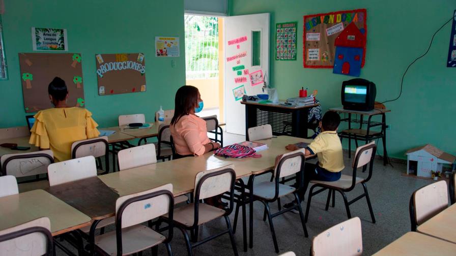 Minerd evalúa suspender docencia en municipios por “alta” positividad Minerd evalúa suspender docencia en municipios por “alta” positividad