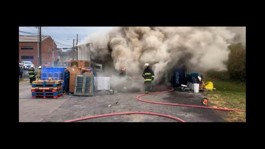 Kentucky: Centro de ayuda alimenticia destruido por incendio