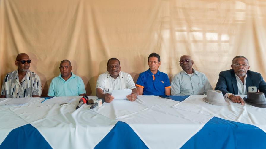 Carpinteros denuncian desvío de 10 millones de pesos que debieron ingresar al IDSS Social Carpinteros denuncian desvío de 10 millones de pesos que debieron ingresar al IDSS Social