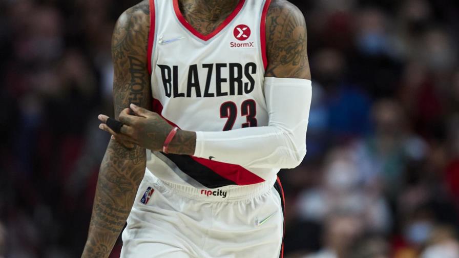 McCollum ayuda a los Blazers a derrotar a los Suns 134-105