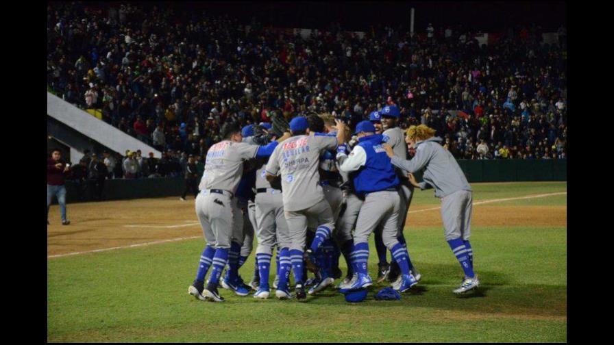 Yaquis enlazan cinco triunfos y lideran el béisbol mexicano