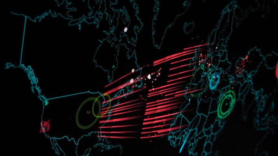 EEUU admite tener escasez de suministros tras ciberataque pero no de gasolina