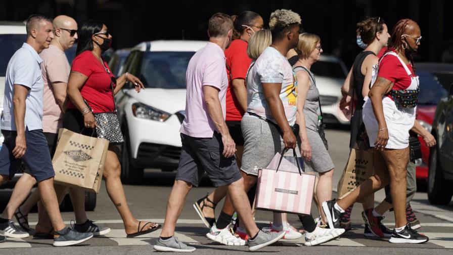 Relajan restricciones en Estados Unidos ante alza en vacunación