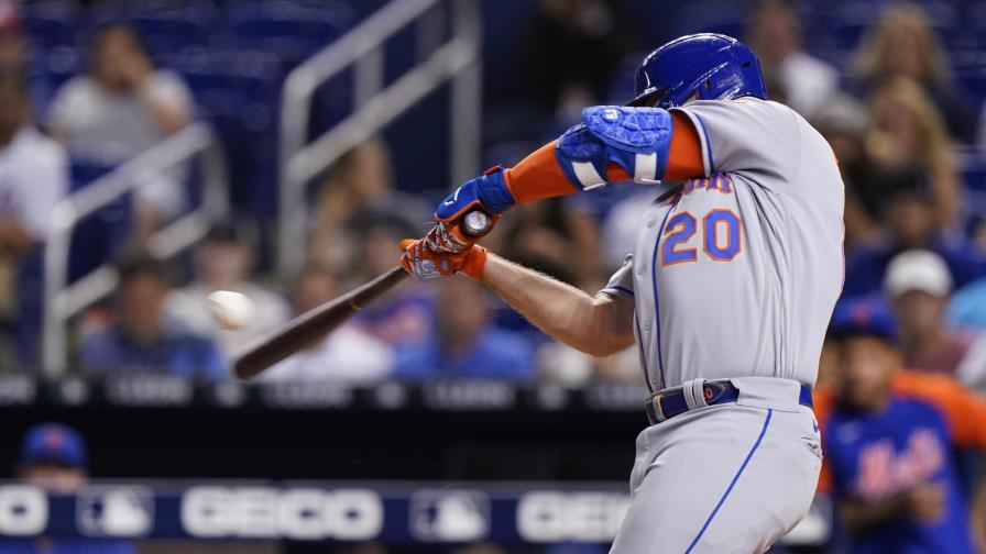 Alonso llega a 100 vuelacercas; Mets vencen a Marlins