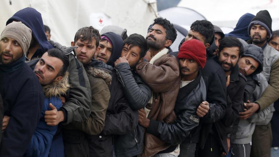 Lluvias agravan miseria para migrantes en Bosnia