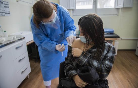 Ola de contagios presiona a cementerios de Uruguay