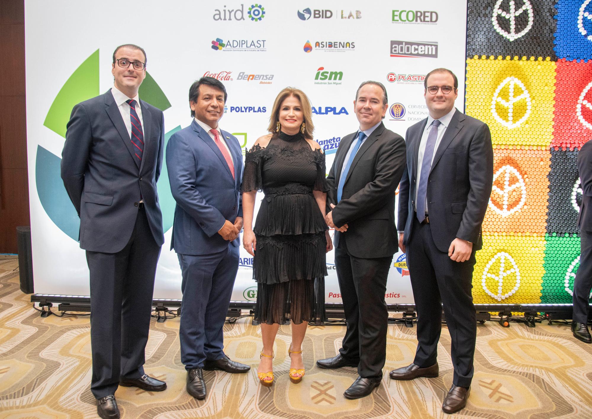 Álvaro Sousa, Arturo Marroquí, Circe Almánzar, Pedro Área y Alejandro Farach.