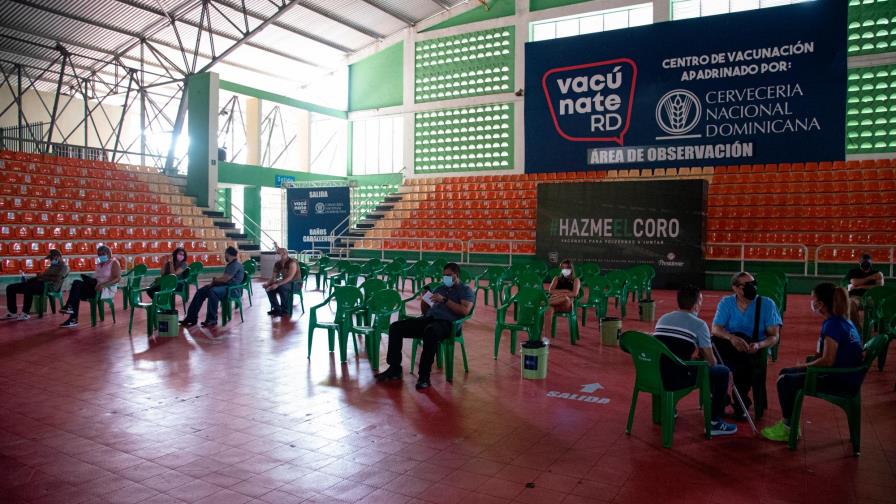 República Dominicana se acerca lentamente a la meta del 70 % de población con dos dosis República Dominicana se acerca lentamente a la meta del 70 % de población con dos dosis