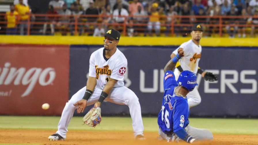 ¿Cómo ha cambiado el ritmo de triunfos de las Águilas y el Licey en los últimos 10 años?