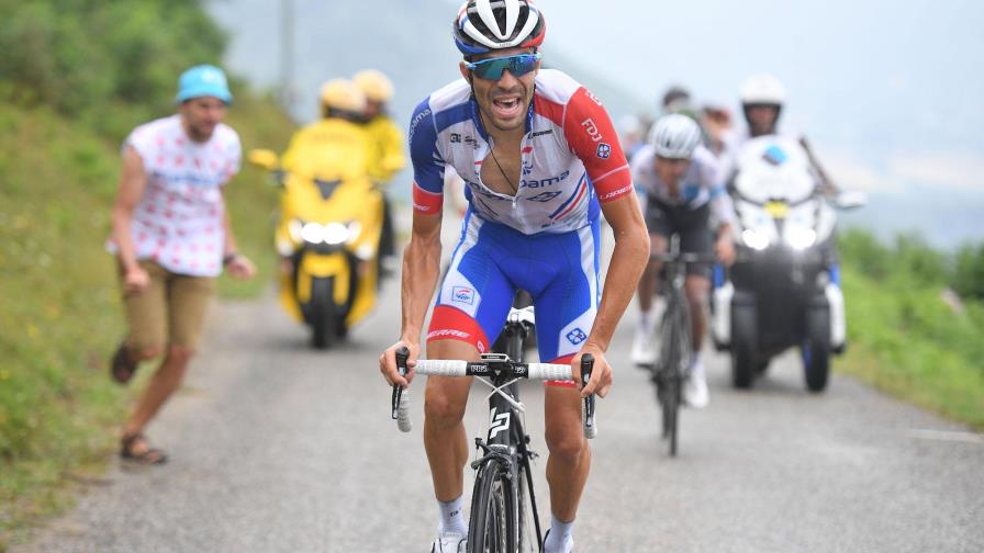 Thibaut Pinot abandona la Vuelta a España por dolores de espalda