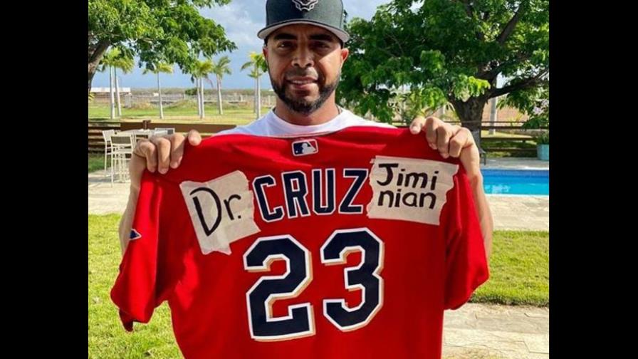 Nelson Cruz rinde homenaje al doctor Cruz Jiminián