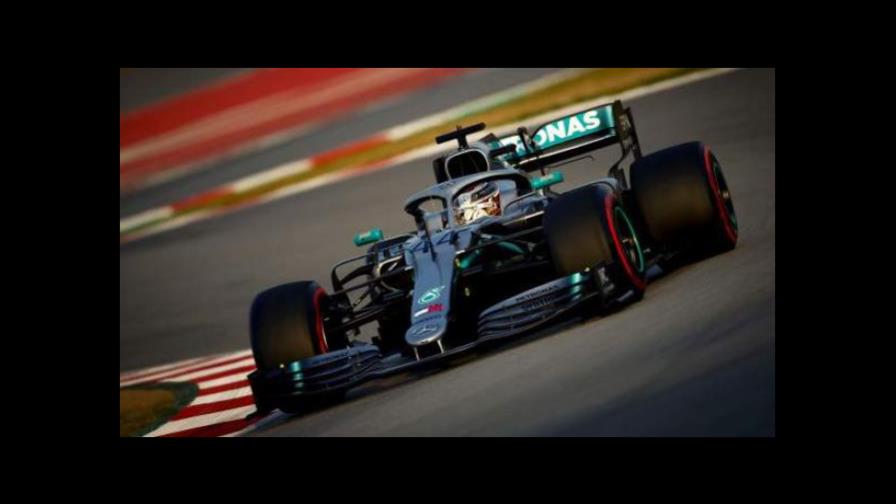 Ecclestone ve posible que Vettel se una a Hamilton en la Escudería Mercedes Ecclestone ve posible que Vettel se una a Hamilton en la Escudería Mercedes