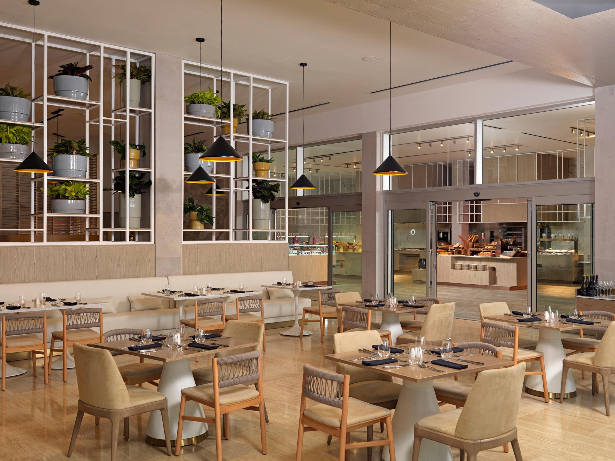 Entrada del restaurante Domenica Gastro.