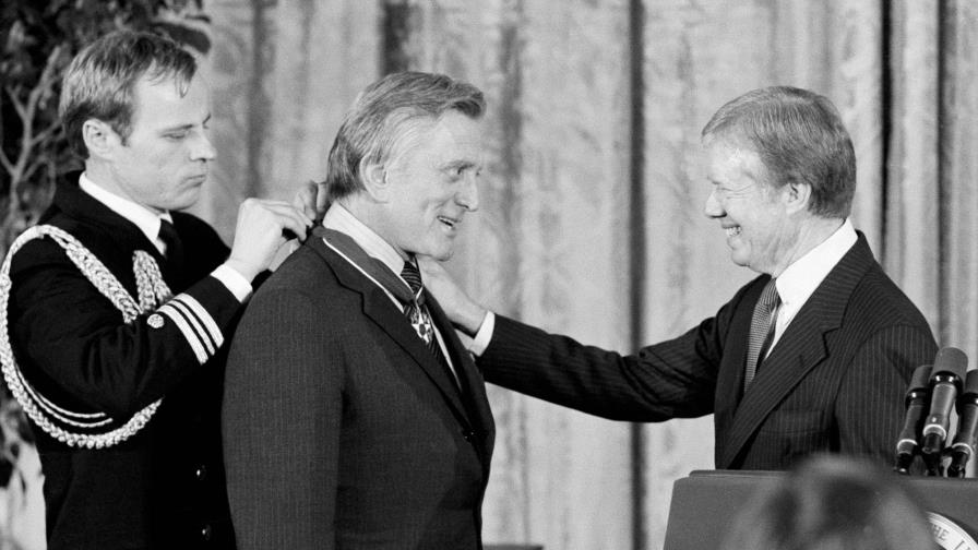 Vistazo a la filmografía de Kirk Douglas