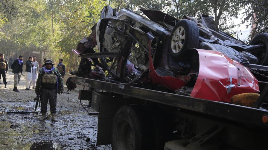 Muere exconductor de TV al estallar su vehículo en Kabul