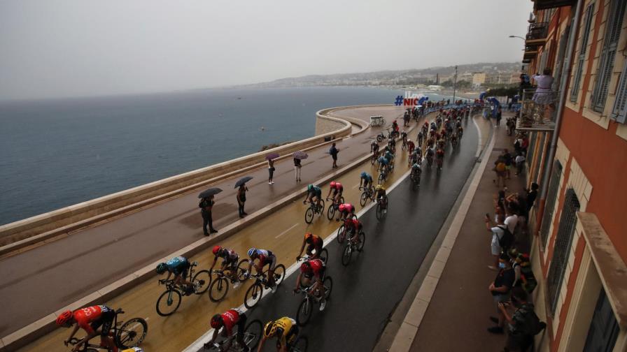 Postergado pero vivo, el Tour de Francia sale de Niza