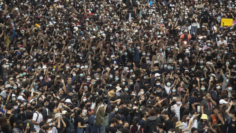 Tailandia: siguen protestas pese a suspensión de transporte