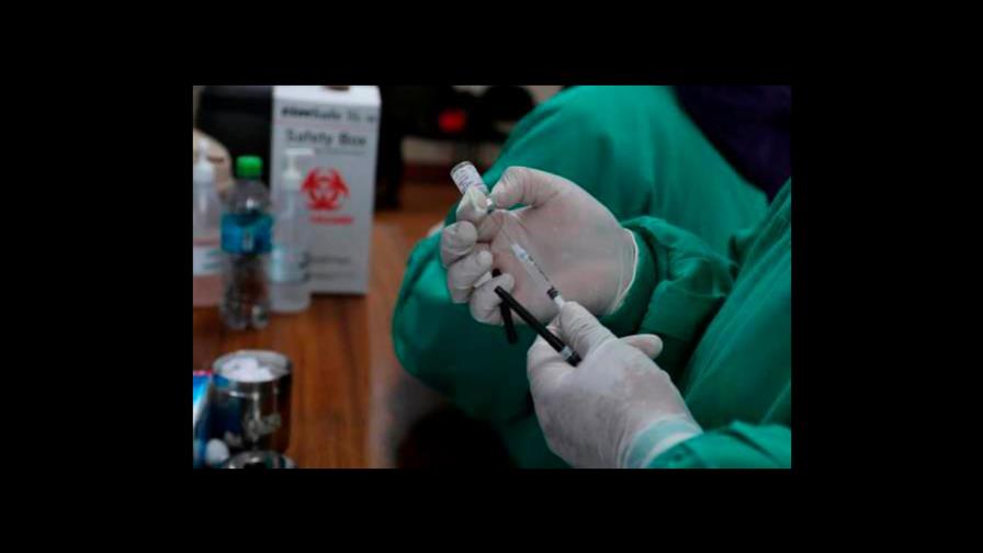 Bolivia recibe 15 toneladas de medicamentos anticovid que compró en India