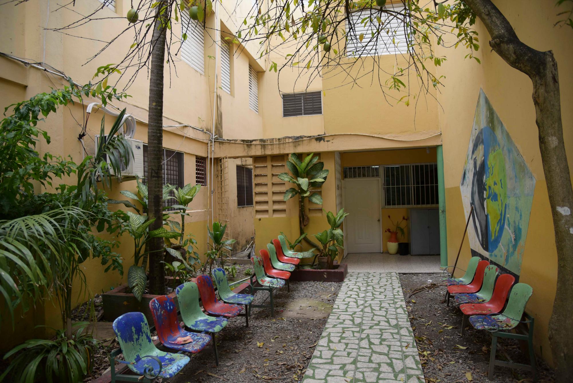 Vista del Liceo San Pablo Apóstol en el sector de Cristo Rey. (Diario Libre / Luis Gómez)