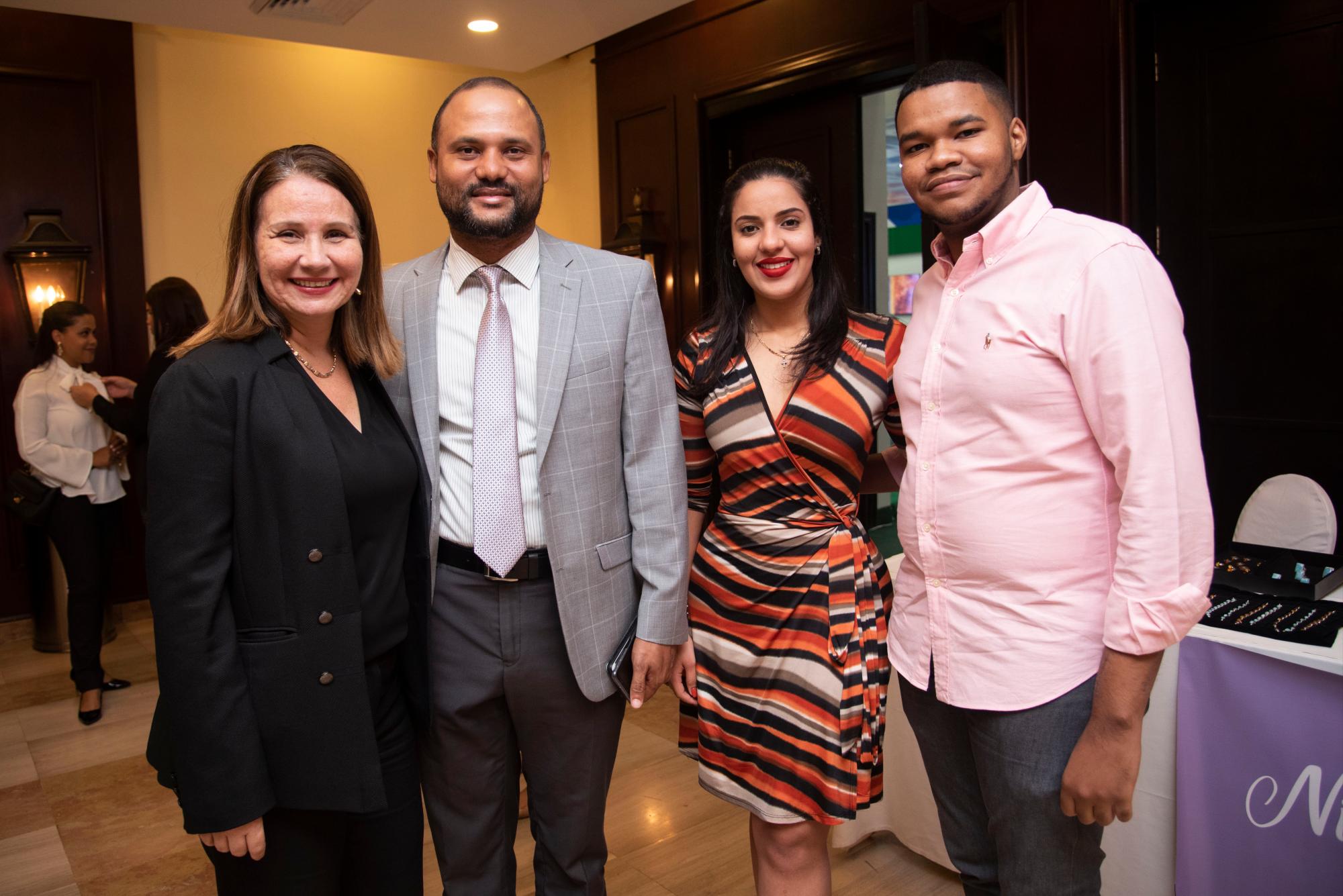 Marisol Marion-landais, Miguel Palmer, Yulissa Chevalier y Carlos del Rosario.