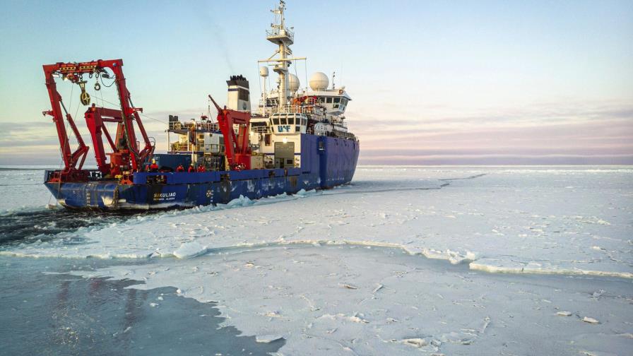 Agua cálida demora llegada de hielo ártico en Alaska Agua cálida demora llegada de hielo ártico en Alaska