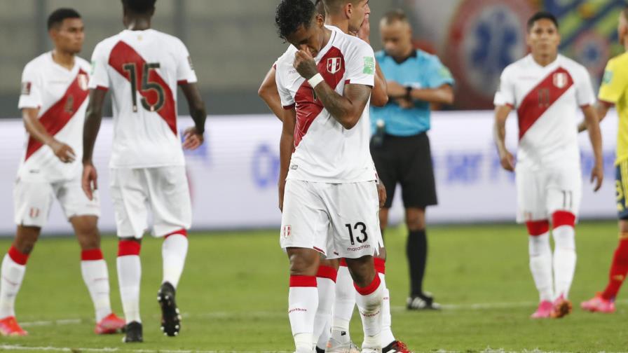 Colombia revive en eliminatoria; golea a Perú, que se hunde Colombia revive en eliminatoria; golea a Perú, que se hunde