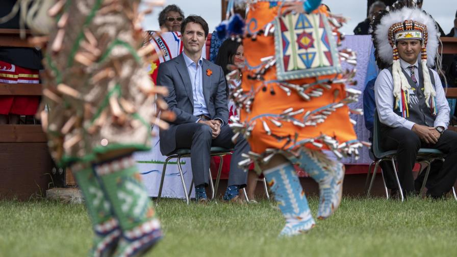 Trudeau: Me rompe el corazón el hallazgo de más tumbas