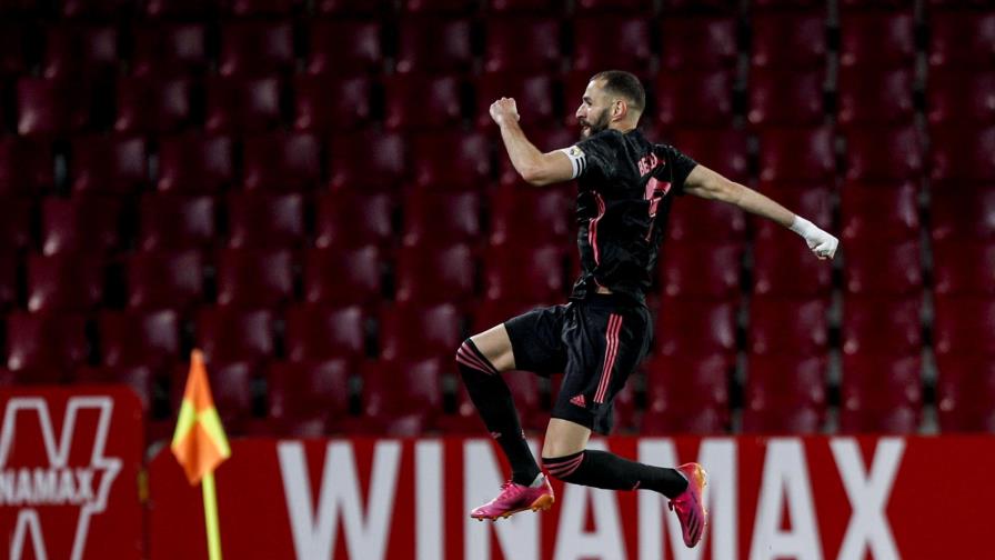 Real Madrid golea; sigue en la lucha por La Liga