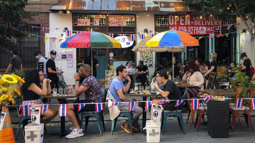 Espacios de comida al aire libre en NY reciben ultimátum para poder seguir operando