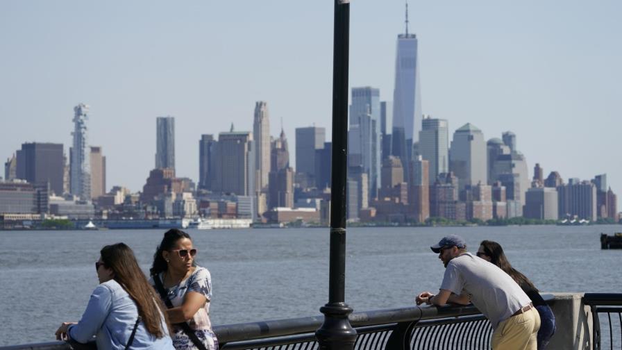 NY: Vacunados de COVID-19 recibirán boletos de lotería