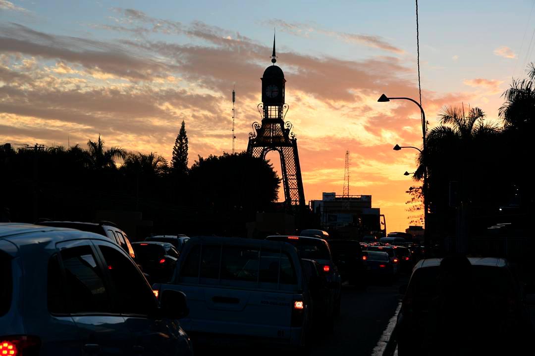 Los atardeceres más temprano del año, en el hemisferio norte, siempre ocurren antes del solsticio.