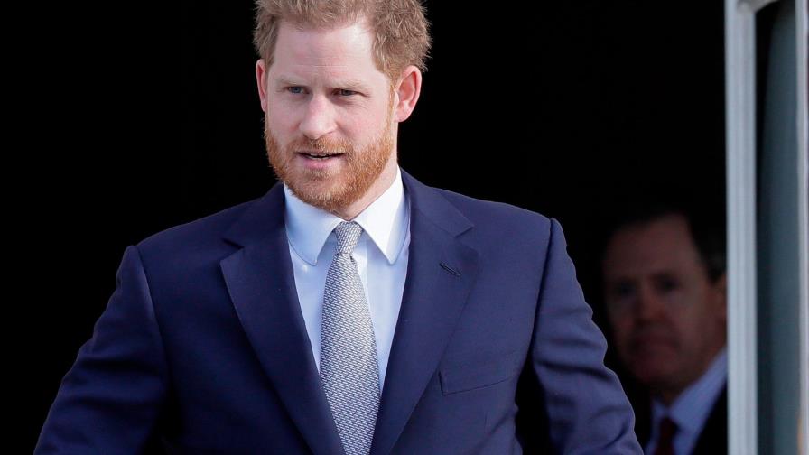 Príncipe Harry recibe fuertes críticas por motivar a renunciar al trabajo si no da felicidad